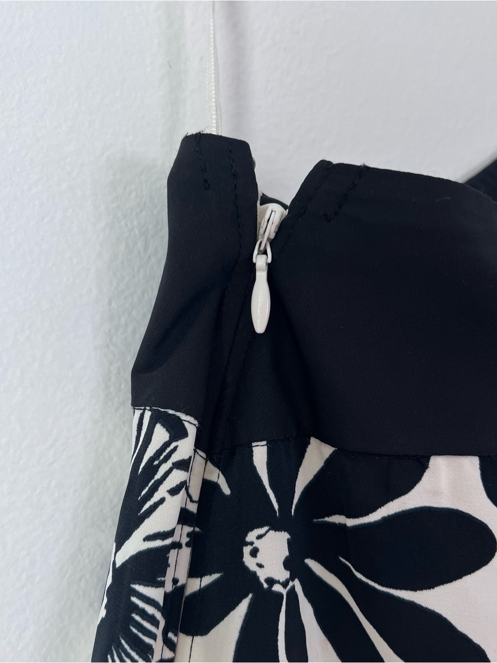 Abercrombie & Fitch One Shoulder Satin Midi Dress Sz XS Black Cream Floral NWOT - Picture 10 of 14